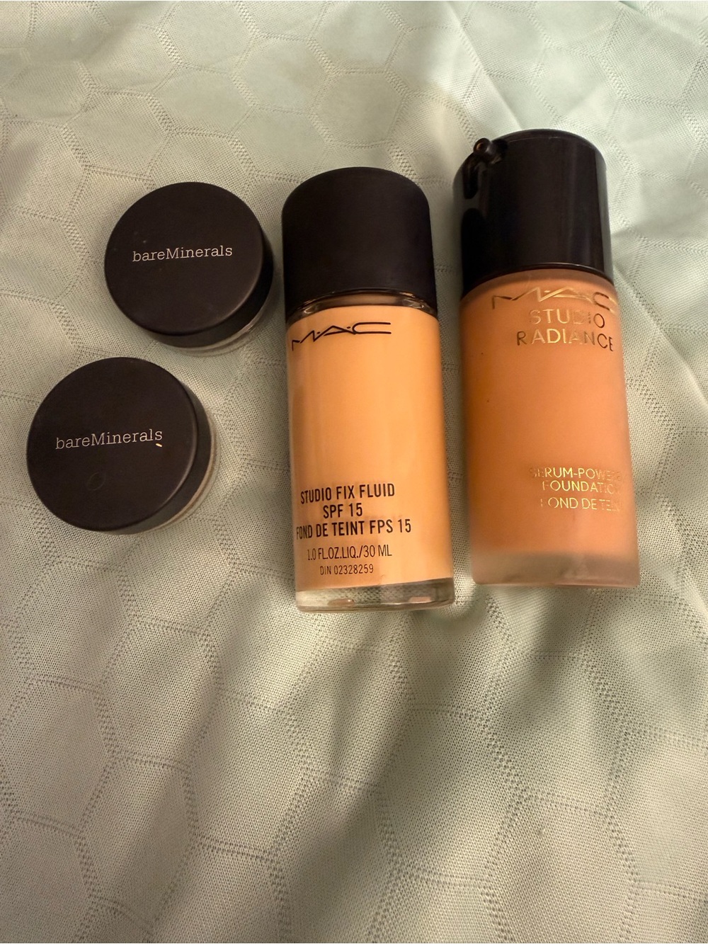 MAC and Bare Minerals foundation bundle